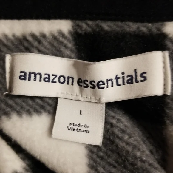 NWOT FIGURE FLATTERING PLAID LONG SLEEVE QUARTER ZIP FLEECE - Picture 9 of 9